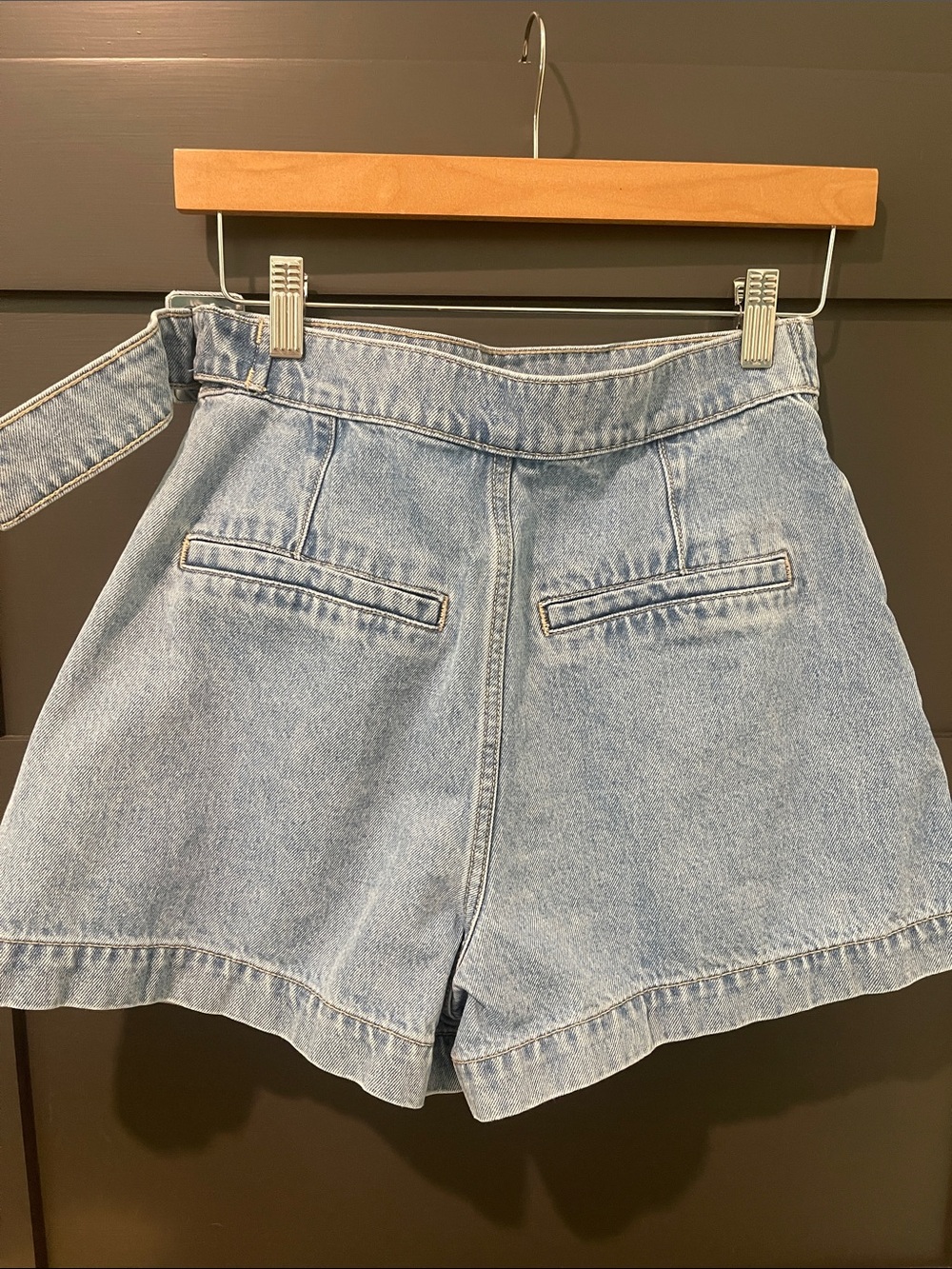 Veronica Beard Diaz Denim Designer Skort in Silverwood Blue Size 6 - Picture 4 of 7